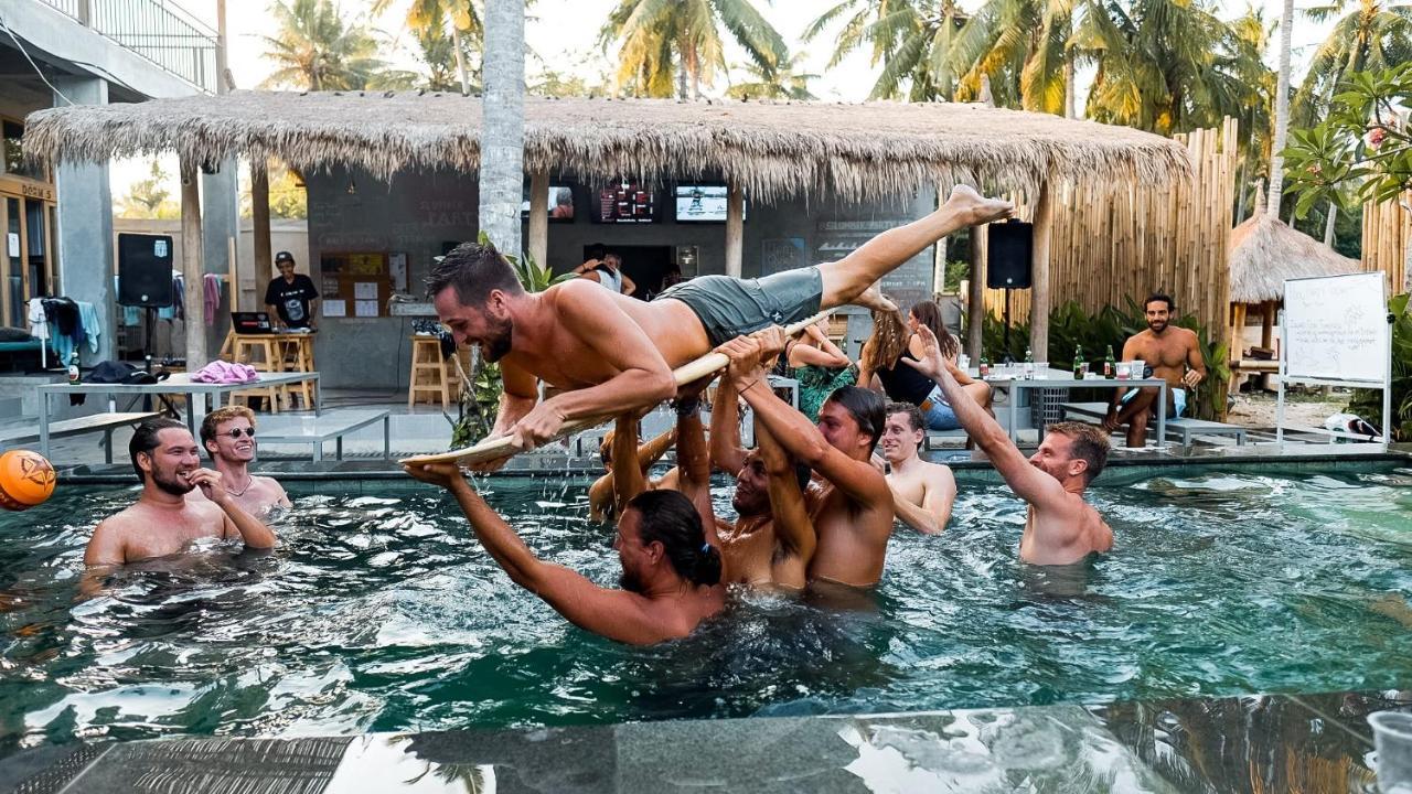 Albergue LoTide Surf Camp Kuta  Exterior foto